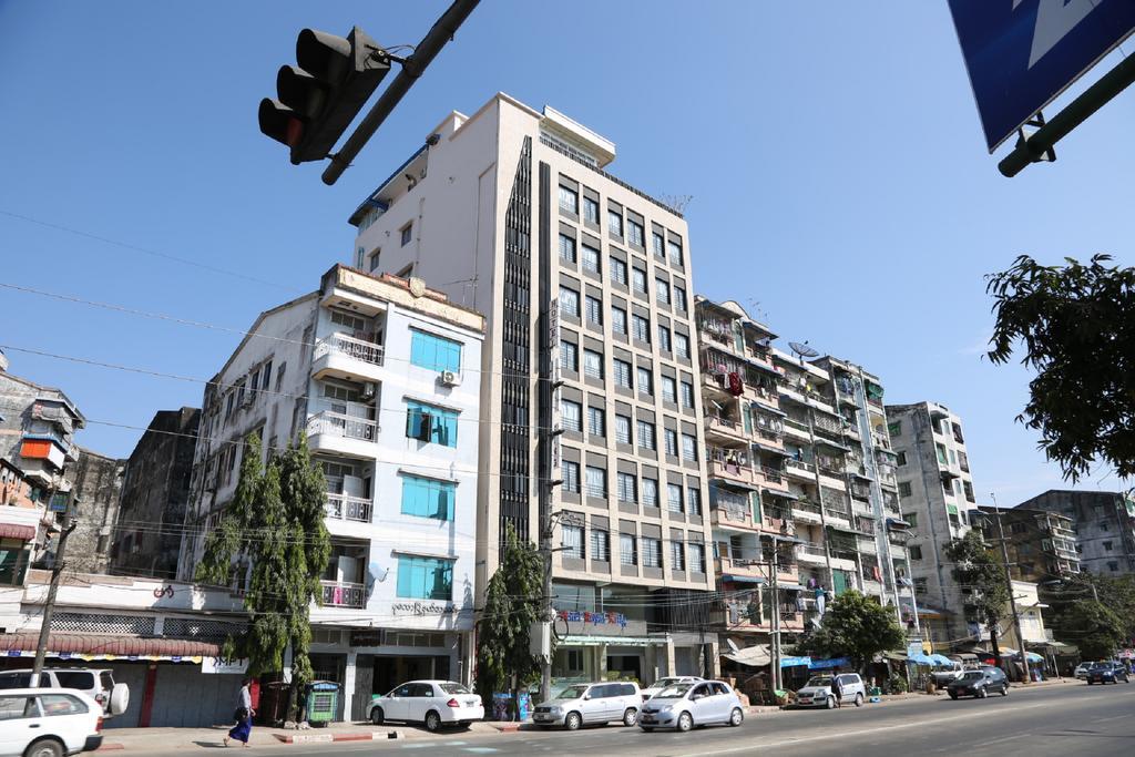 Hotel Royal King Yangon Exterior photo